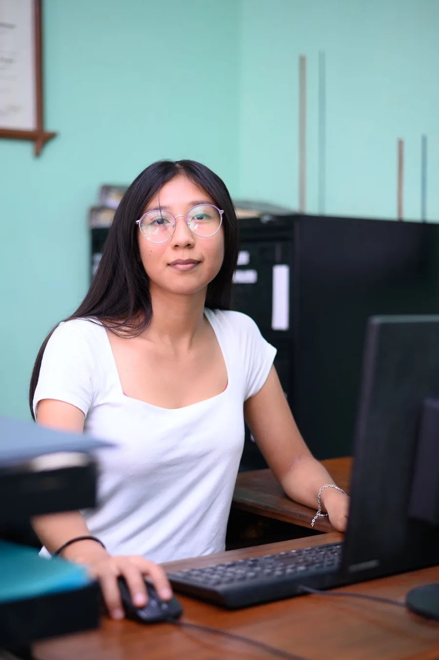 Licenciada Rosa Ortiz Navichoque durante una actividad profesional